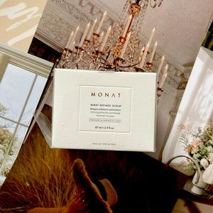 Monat Berry Scrub